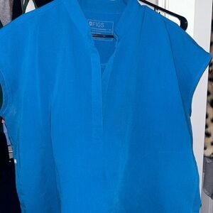 figs Rafaela top and cargo pants

Worn handful of times, great condition